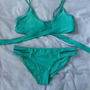 L*SPACE CHLOE WRAP TOP AND ESTELLA BOTTOM